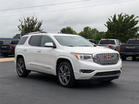 Used 2018 GMC Acadia Denali w/ Technology Package FWD image 7
