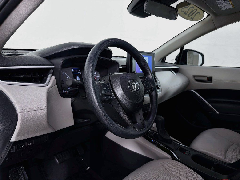 Used 2025 Toyota Corolla Cross L FWD image 14