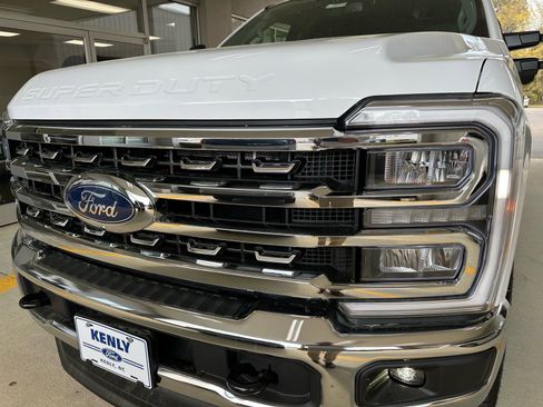 New 2026 Ford F250 XLT w/ XLT Premium Package AWD/4WD image 1