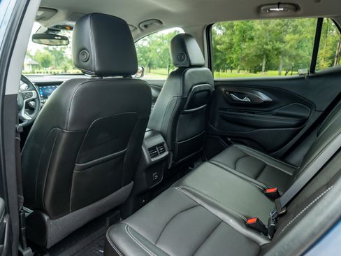 Used 2024 GMC Terrain SLT w/ Elevation Edition AWD/4WD image 13