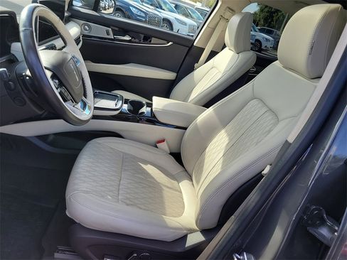 Certified 2022 Lincoln Nautilus Black Label image 17