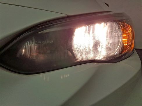 Used 2017 Subaru Impreza 2.0i image 12