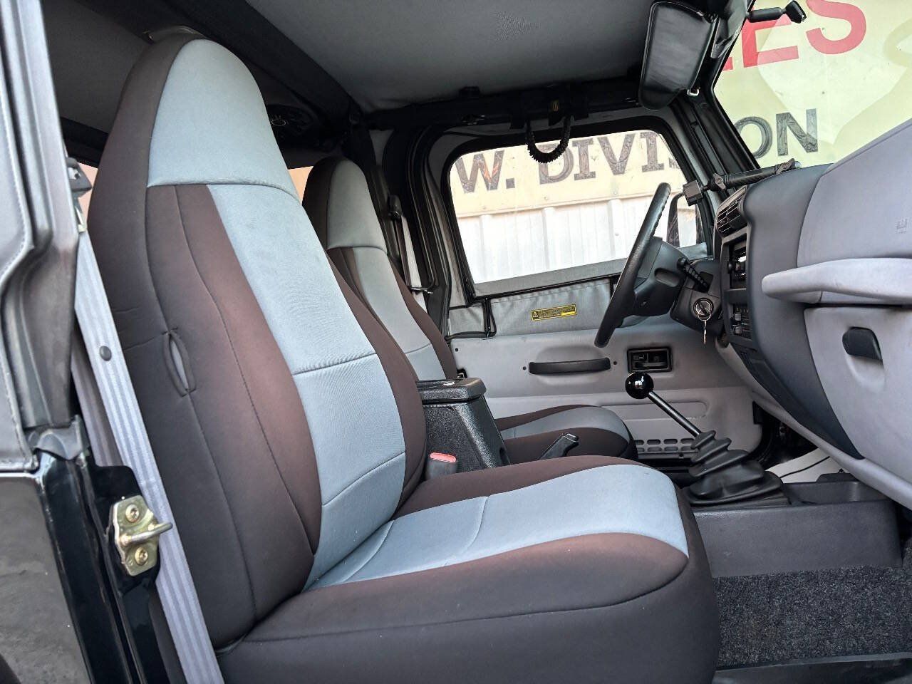 Used 1998 Jeep Wrangler SE AWD/4WD image 10