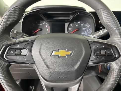 Used 2025 Chevrolet Trax LS image 11