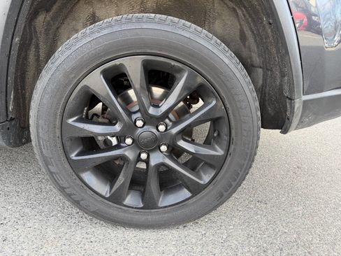 Used 2013 Jeep Grand Cherokee Limited w/ Luxury Group II image 15