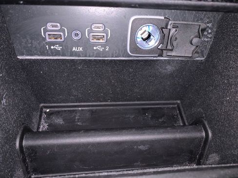 Used 2023 Jeep Grand Cherokee Overland image 47