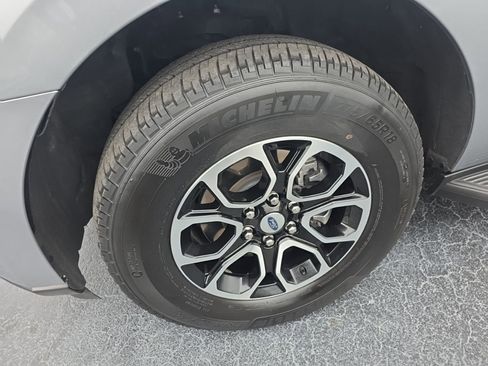 Used 2024 Ford Expedition XLT image 6