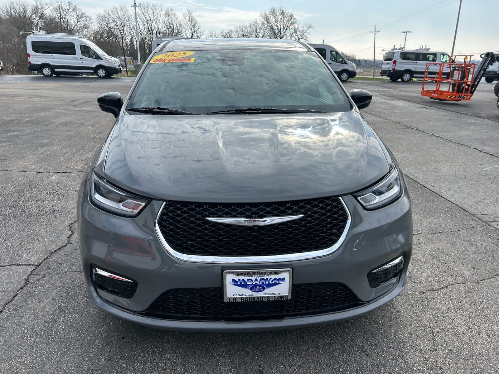 Used 2025 Chrysler Pacifica Select FWD image 8