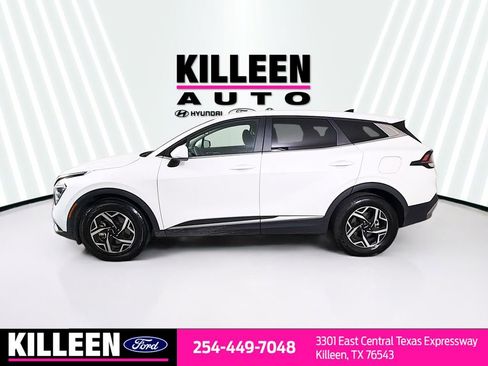 Used 2024 Kia Sportage LX FWD image 4