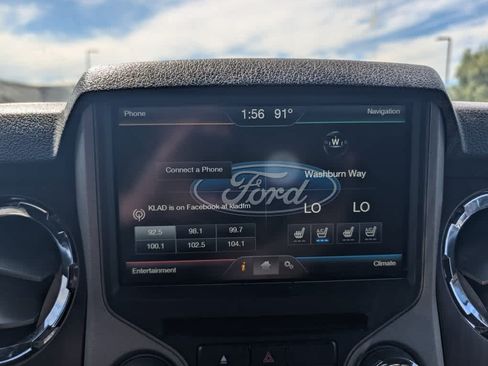 Used 2015 Ford F250 Lariat w/ Lariat Interior Package AWD/4WD image 16