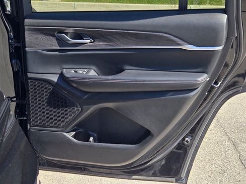 Certified 2024 Jeep Grand Cherokee L Limited image 8