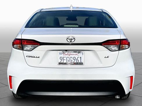 Used 2023 Toyota Corolla LE w/ Carpet Mat Package (TMS) FWD image 4