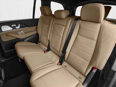 New 2026 Mercedes-Benz GLS 580 4MATIC image 9