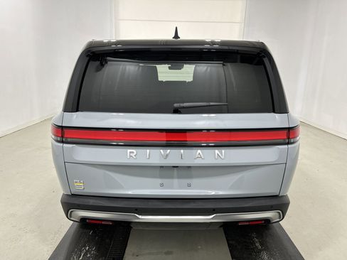Used 2023 Rivian R1S Adventure AWD/4WD image 4