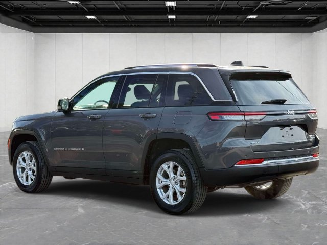 Used 2023 Jeep Grand Cherokee Limited AWD/4WD image 7