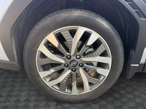 Used 2025 Subaru Forester Touring w/ Popular Package - Touring image 9