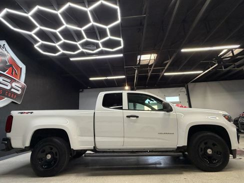 Used 2022 Chevrolet Colorado W/T w/ WT Convenience Package AWD/4WD image 10