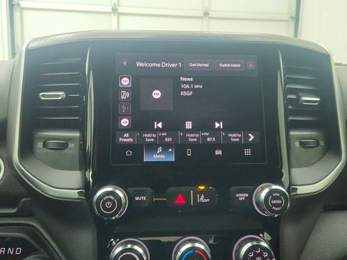 New 2026 RAM 1500 4x4 Crew Cab image 14