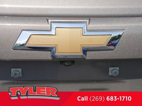 Used 2022 Chevrolet Trax LT w/ LT Convenience Package AWD/4WD image 14