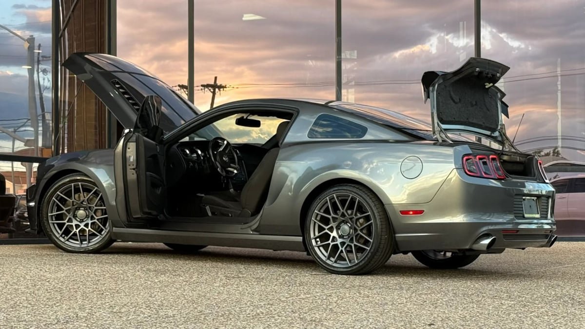 Used 2014 Ford Mustang GT w/ Brembo Brake Package RWD image 27
