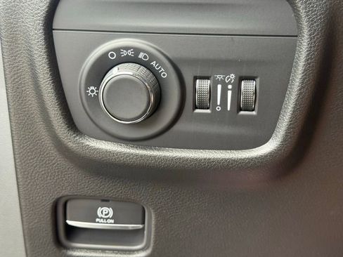 New 2025 Jeep Grand Cherokee Laredo w/ Luxury Tech Group I image 22