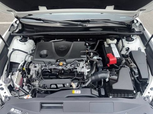 Used 2020 Toyota Camry SE FWD image 18