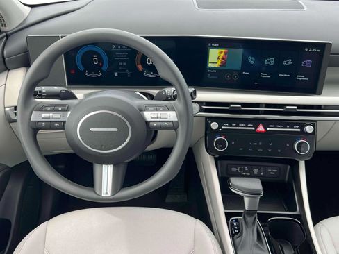 Used 2025 Hyundai Tucson SEL FWD image 17