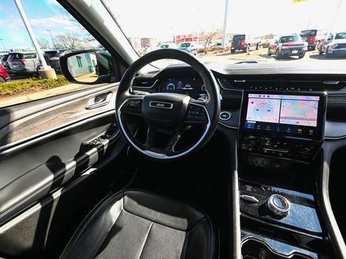 Used 2022 Jeep Grand Cherokee L Limited w/ Luxury Tech Group II image 35