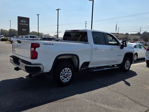 Used 2025 Chevrolet Silverado 2500 LT w/ Convenience Package AWD/4WD image 14