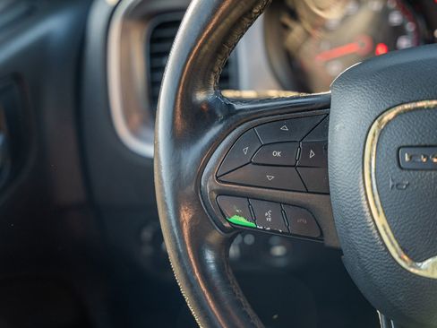 Used 2019 Dodge Charger SXT image 32