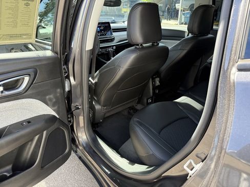 Used 2022 Jeep Compass Latitude image 23