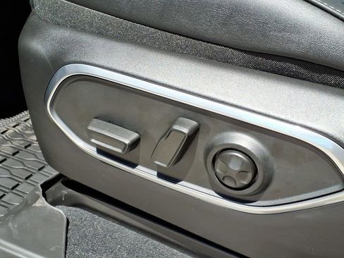 New 2026 Jeep Grand Wagoneer 4WD image 9