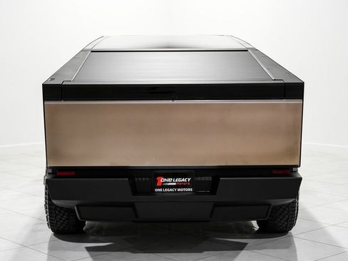 Used 2024 Tesla Cybertruck AWD Crew Cab image 8