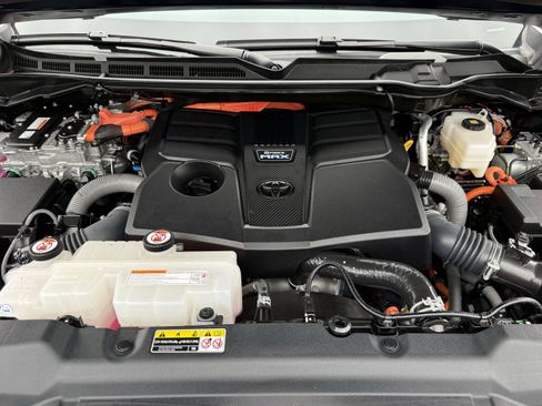 Used 2024 Toyota Tundra Limited image 33