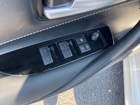 Used 2023 Toyota Corolla SE image 8