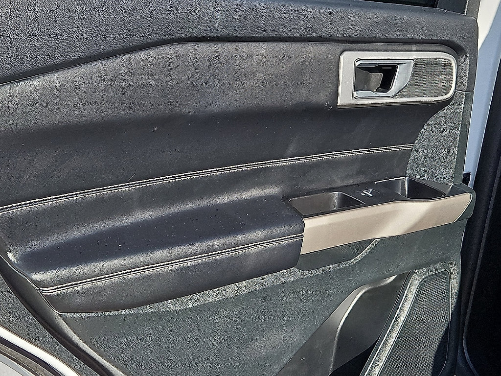 Used 2023 Ford Explorer XLT RWD image 15