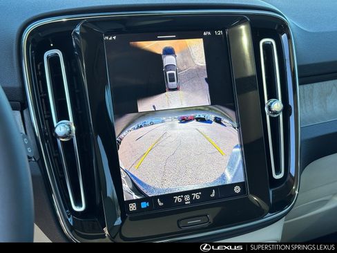 Used 2024 Volvo XC40 B5 Plus w/ Protection Package Premier image 22