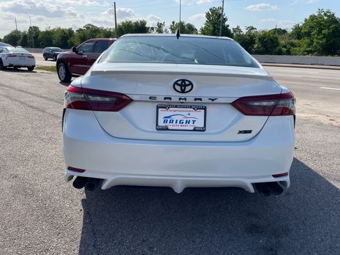 Used 2021 Toyota Camry XSE image 3
