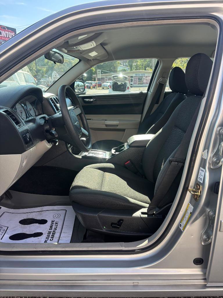 Used 2006 Chrysler 300 RWD image 13