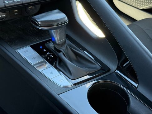 Used 2021 Hyundai Elantra SEL w/ Convenience + Premium Package image 21