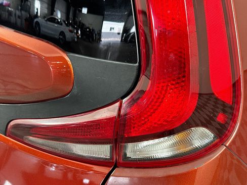 Used 2020 Kia Soul LX image 32