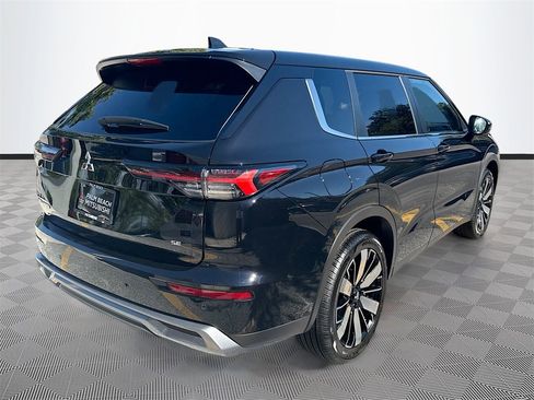 New 2026 Mitsubishi Outlander SE image 7
