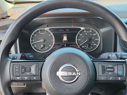 Used 2023 Nissan Rogue SV FWD image 11