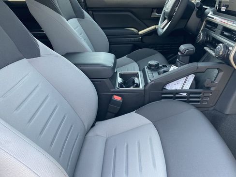 Used 2025 Toyota Tacoma TRD Off-Road image 7