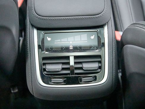 New 2026 Volvo XC90 B6 Ultra w/ Lounge Package image 26