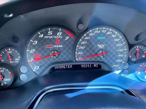 Used 2002 Chevrolet Corvette Z06 w/ Memory Pkg RWD image 12