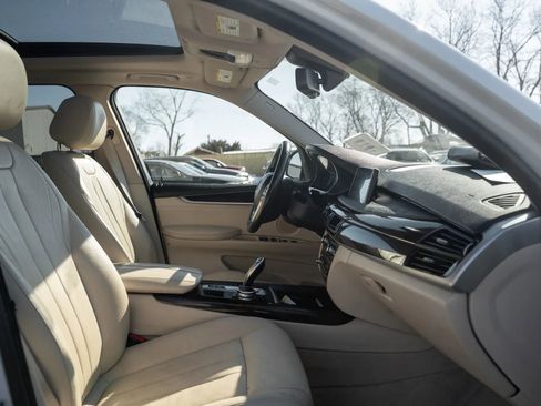 Used 2015 BMW X5 xDrive35d image 11