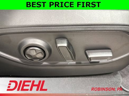 New 2025 Jeep Grand Cherokee Limited w/ Black Appearance Package image 15