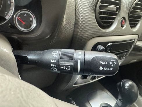 Used 2005 Jeep Liberty Limited image 23