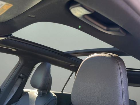 Used 2024 Mercedes-Benz GLC 300 4MATIC image 12